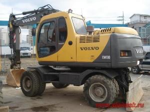 Колесный экскаватор Volvo EW130 2004 года выпуска 1.jpg